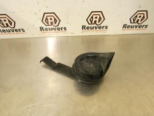 Używane Klakson Peugeot 308 SW (4E/H) 1.6 VTI 16V Cena € 10,00 Procedura marży oferowane przez Autorecycling Reuvers B.V.