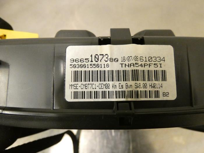 Instrumentpanel från en Peugeot 308 SW (4E/H) 1.6 VTI 16V 2009