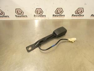 Begagnade Främre bältesspänne, vänster Suzuki Swift (ZA/ZC/ZD1/2/3/9) 1.5 VVT 16V Pris € 15,00 Marginaltabell erbjuds av Autorecycling Reuvers B.V.