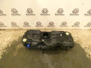 Gebruikte Tank Suzuki Swift (ZA/ZC/ZD1/2/3/9) 1.5 VVT 16V Prijs € 50,00 Margeregeling aangeboden door Autorecycling Reuvers B.V.