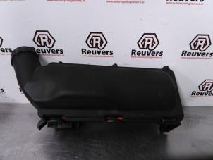 Gebruikte Luchtfilterhuis Peugeot 508 SW (8E/8U) 1.6 THP 16V Prijs € 25,00 Margeregeling aangeboden door Autorecycling Reuvers B.V.