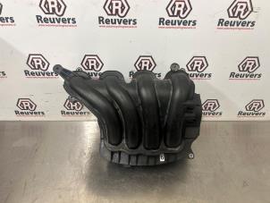 Gebruikte Inlaatspruitstuk Kia Rio III (UB) 1.4 CVVT 16V Prijs € 50,00 Margeregeling aangeboden door Autorecycling Reuvers B.V.