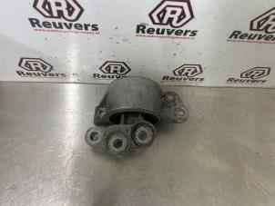 Używane Wspornik silnika Alfa Romeo MiTo (955) 1.3 JTDm 16V Eco Cena € 20,00 Procedura marży oferowane przez Autorecycling Reuvers B.V.