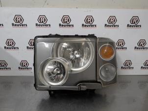 Używane Reflektor lewy Landrover Range Rover III (LM) 4.4 V8 32V Cena € 150,00 Procedura marży oferowane przez Autorecycling Reuvers B.V.