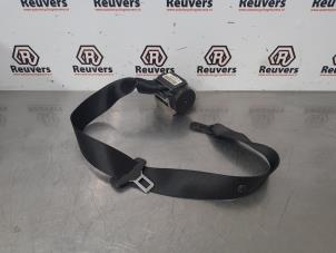 Begagnade Bakre säkerhetsbälte, höger BMW 1 serie (E87/87N) 118d 16V Pris € 20,00 Marginaltabell erbjuds av Autorecycling Reuvers B.V.