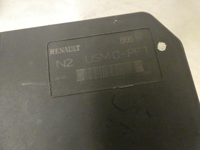 Säkringsbox från en Renault Scénic II (JM) 1.6 16V 2006