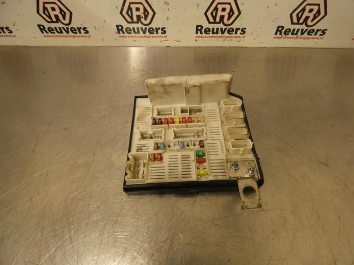 Säkringsbox från en Renault Grand Scénic II (JM) 2.0 16V 2006