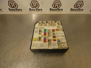 Begagnade Säkringsbox Renault Megane III Grandtour (KZ) 1.4 16V TCe 130 Pris € 50,00 Marginaltabell erbjuds av Autorecycling Reuvers B.V.