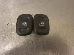 Begagnade Flerfunktionsbrytare, fönster Fiat Panda/Pandina (312) 0.9 TwinAir 65 Pris € 15,00 Marginaltabell erbjuds av Autorecycling Reuvers B.V.