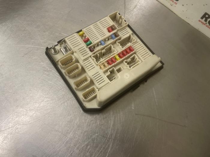Säkringsbox från en Renault Megane II CC (EM) 2.0 16V 2008