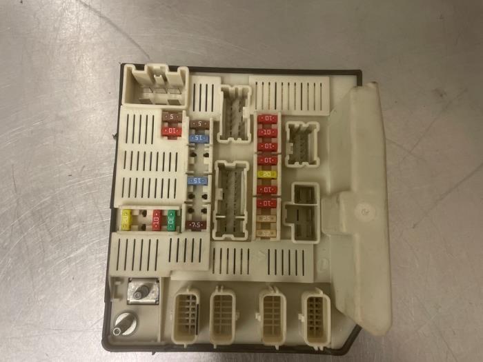 Säkringsbox från en Renault Megane II CC (EM) 2.0 16V 2008