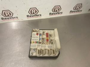 Gebruikte Zekeringkast Renault Megane II CC (EM) 2.0 16V Prijs € 30,00 Margeregeling aangeboden door Autorecycling Reuvers B.V.