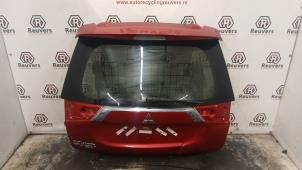 Używane Tylna klapa Mitsubishi Outlander (GF/GG) 2.4 16V 4x4 Cena € 300,00 Procedura marży oferowane przez Autorecycling Reuvers B.V.