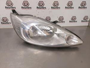 Gebruikte Koplamp rechts Ford Ka II 1.2 Prijs € 50,00 Margeregeling aangeboden door Autorecycling Reuvers B.V.