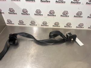 Begagnade Främre säkerhetsbälte, höger Renault Twingo II (CN) 1.2 16V Pris € 30,00 Marginaltabell erbjuds av Autorecycling Reuvers B.V.