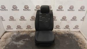 Gebruikte Stoel rechts Kia Soul I (AM) 1.6 CRDi 16V Prijs € 100,00 Margeregeling aangeboden door Autorecycling Reuvers B.V.