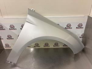 Używane Blotnik prawy przód Ford Focus 3 1.6 Ti-VCT 16V 105 Cena € 70,00 Procedura marży oferowane przez Autorecycling Reuvers B.V.