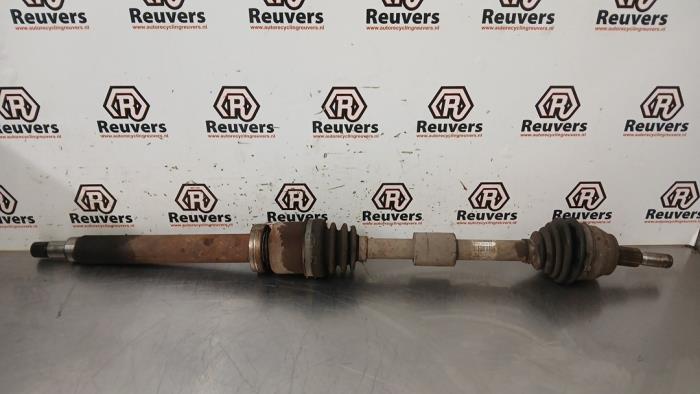 Drivaxel, höger fram från en Ford Focus 3 1.6 Ti-VCT 16V 105 2011