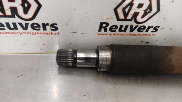 Drivaxel, höger fram från en Ford Focus 3 1.6 Ti-VCT 16V 105 2011