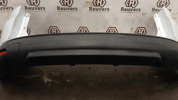 Bakre stötfångare från en Renault Clio IV Estate/Grandtour (7R) 1.5 Energy dCi 90 FAP 2015