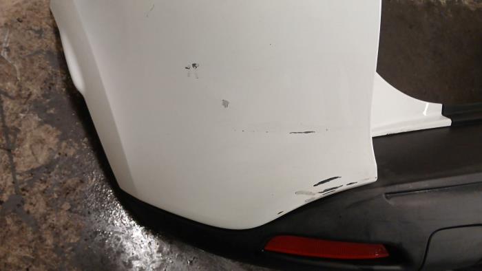 Bakre stötfångare från en Renault Clio IV Estate/Grandtour (7R) 1.5 Energy dCi 90 FAP 2015