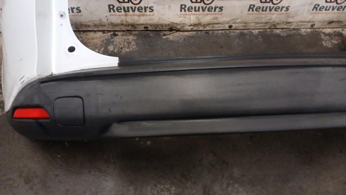 Bakre stötfångare från en Renault Clio IV Estate/Grandtour (7R) 1.5 Energy dCi 90 FAP 2015