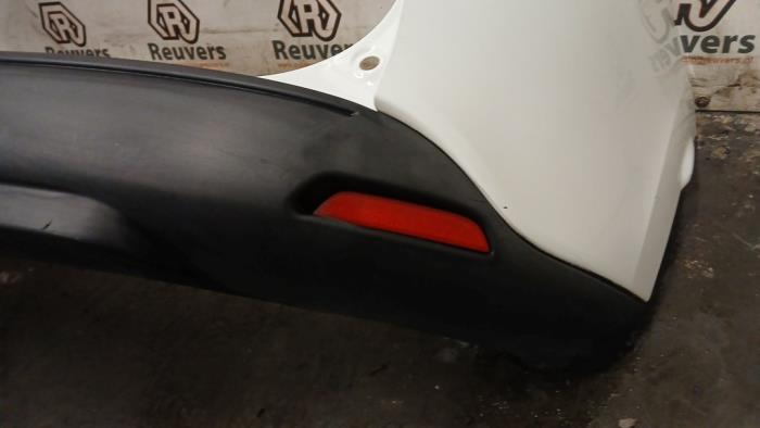 Bakre stötfångare från en Renault Clio IV Estate/Grandtour (7R) 1.5 Energy dCi 90 FAP 2015