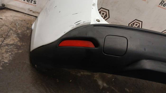 Bakre stötfångare från en Renault Clio IV Estate/Grandtour (7R) 1.5 Energy dCi 90 FAP 2015