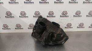 Używane Obudowa filtra powietrza Renault Captur (2R) 1.5 Energy dCi 90 FAP Cena € 30,00 Procedura marży oferowane przez Autorecycling Reuvers B.V.