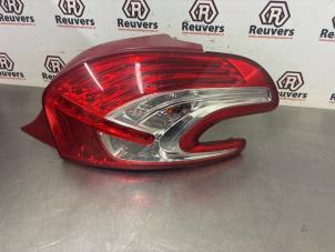 Gebruikte Achterlicht rechts Peugeot 208 I (CA/CC/CK/CL) 1.0 Vti 12V PureTech Prijs € 40,00 Margeregeling aangeboden door Autorecycling Reuvers B.V.