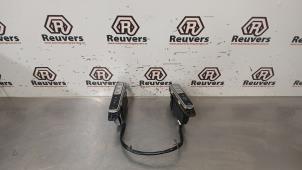 Begagnade Radiokontrollpanel Nissan Leaf (ZE0) Leaf Pris € 40,00 Marginaltabell erbjuds av Autorecycling Reuvers B.V.