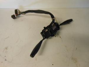 Gebruikte Combischakelaar Stuurkolom Hyundai Accent II/Excel II/Pony 1.3i 12V Hatchback Prijs € 35,00 Margeregeling aangeboden door Autorecycling Reuvers B.V.