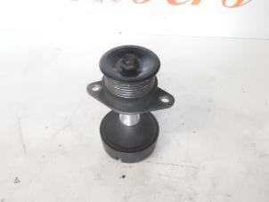 Begagnade Generatorremskiva Ford Focus 1 Wagon 1.8 TDdi Pris € 20,00 Marginaltabell erbjuds av Autorecycling Reuvers B.V.