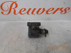Begagnade Servostyrningspump Renault Megane (BA) 1.4e Pris € 40,00 Marginaltabell erbjuds av Autorecycling Reuvers B.V.