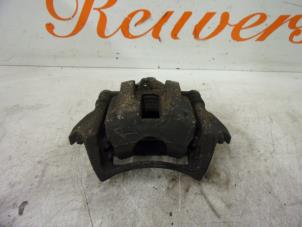 Begagnade Främre bromsok, höger Mercedes A (W169) 2.0 A-160 CDI 16V 5-Drs. Pris € 30,00 Marginaltabell erbjuds av Autorecycling Reuvers B.V.