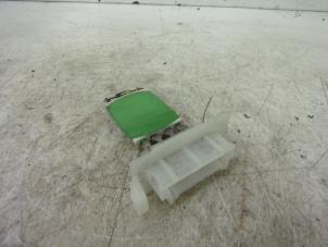 Begagnade Motstånd, kupéfläkt Mercedes A (W169) 2.0 A-160 CDI 16V 5-Drs. Pris € 20,00 Marginaltabell erbjuds av Autorecycling Reuvers B.V.