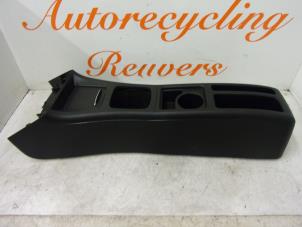 Begagnade Mittkonsol Mercedes A (W169) 2.0 A-160 CDI 16V 5-Drs. Pris € 40,00 Marginaltabell erbjuds av Autorecycling Reuvers B.V.