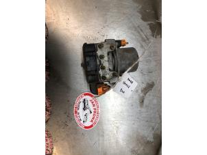 Begagnade ABS-pump Honda Shuttle (RA) 2.3i LS,ES 16V Pris € 100,00 Marginaltabell erbjuds av Autosloopbedrijf Jan Pronk B.V.