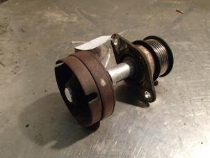 Begagnade Generatorremskiva Ford Focus 1 Wagon 1.8 TDdi Pris € 40,00 Marginaltabell erbjuds av Autosloopbedrijf Jan Pronk B.V.