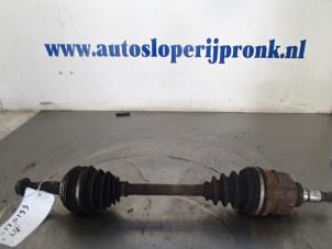 Begagnade Drivaxel, vänster fram Toyota Corolla (E10) 1.6i 16V Pris € 30,00 Marginaltabell erbjuds av Autosloopbedrijf Jan Pronk B.V.