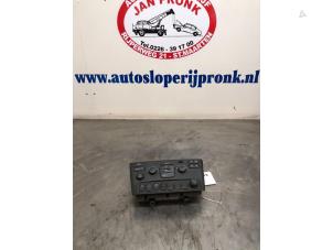 Używane Panel sterowania nagrzewnicy Volvo S80 (TR/TS) 2.4 SE 20V 170 Cena € 30,00 Procedura marży oferowane przez Autosloopbedrijf Jan Pronk B.V.