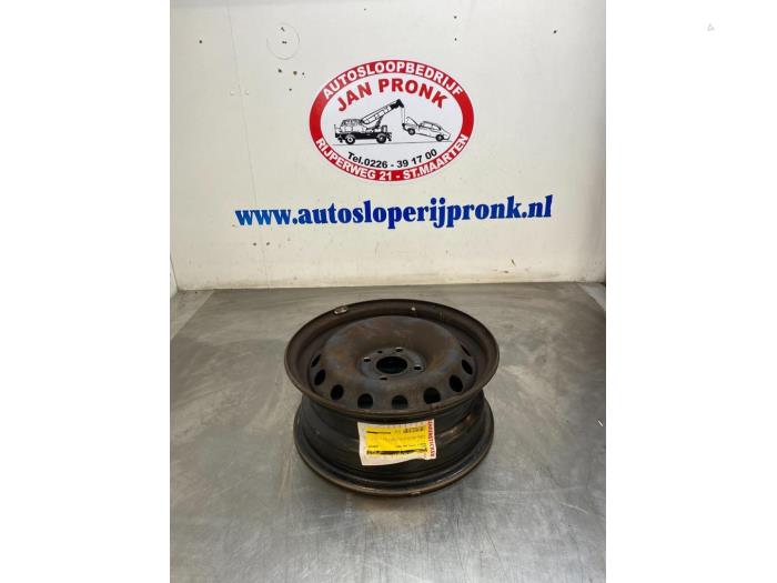 Hjul från en Renault Twingo II (CN) 1.2 2008