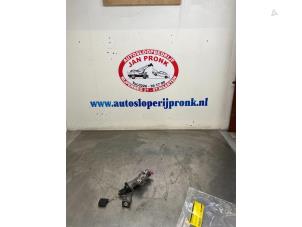Gebruikte Kontaktslot + Sleutel Volkswagen Golf IV (1J1) 1.6 FSI 16V Prijs € 40,00 Margeregeling aangeboden door Autosloopbedrijf Jan Pronk B.V.