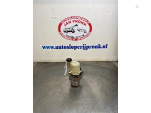 Begagnade Servostyrningspump Dacia Sandero I (BS) 1.6 MPI 85 Pris € 150,00 Marginaltabell erbjuds av Autosloopbedrijf Jan Pronk B.V.