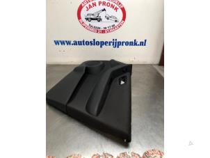 Begagnade List, framdörr, 4-dörrars, höger Mercedes A (W169) 1.5 A-160 Pris € 50,00 Marginaltabell erbjuds av Autosloopbedrijf Jan Pronk B.V.