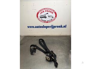 Gebruikte Veiligheidsgordel links-achter Daihatsu Materia 1.3 16V Prijs € 40,00 Margeregeling aangeboden door Autosloopbedrijf Jan Pronk B.V.