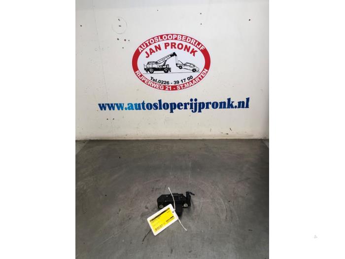 Låsmekanism, baklucka från en Citroën C3 (SC) 1.4 16V VTi 2011