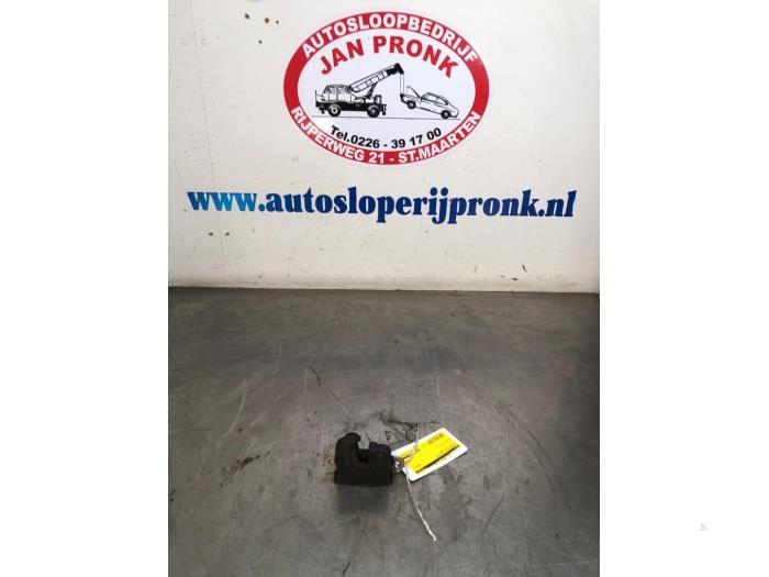 Låsmekanism, baklucka från en Volkswagen Golf V (1K1) 1.6 FSI 16V 2006