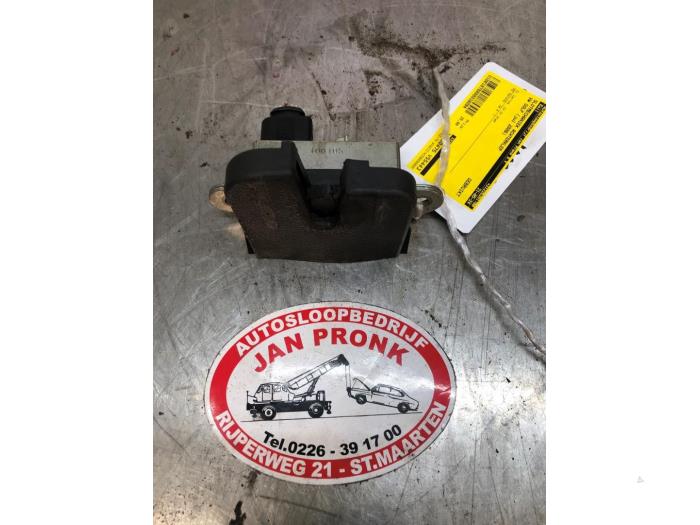 Låsmekanism, baklucka från en Volkswagen Golf V (1K1) 1.6 FSI 16V 2006