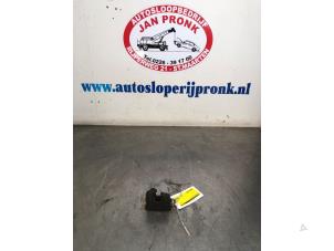 Begagnade Låsmekanism, baklucka Volkswagen Golf V (1K1) 1.6 FSI 16V Pris € 25,00 Marginaltabell erbjuds av Autosloopbedrijf Jan Pronk B.V.